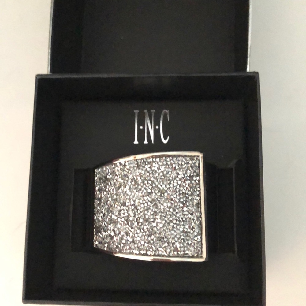 I•N•C Bracelet !